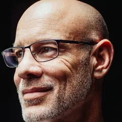 Marcus Delaney, author of this review